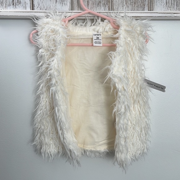 Carter’s Girl Size 3T Vest. Button and loop on top to close. - Picture 4 of 5